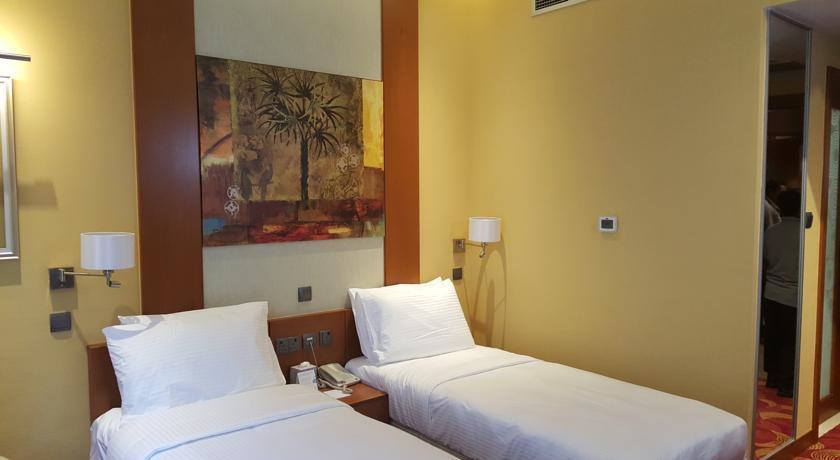 City Seasons Towers Hotel Bur Dubai Exterior photo